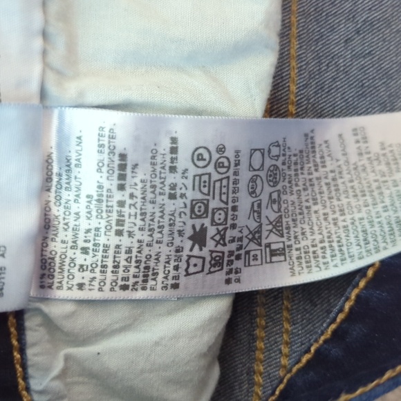 Levi's mid-rise Bermuda dark indigo denim shorts 27 - Picture 8 of 8